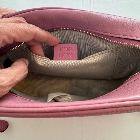 Gucci Pink Crossbody Bag with Iconic GG Logo and Leather Tassel - Picture 6 of 6
